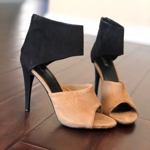 Two tone heels 👠